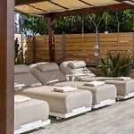 Sunshine With Private Pool By Estia *
