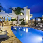 Sunshine With Private Pool By Estia Feriehus *