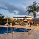 Sunshine With Private Pool By Estia Feriehus