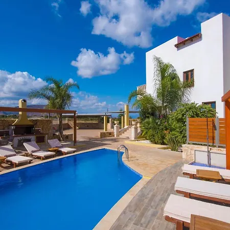 Sunshine With Private Pool By Estia