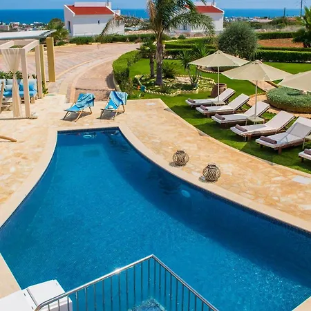 Sunshine With Private Pool By Estia Semesterbostad *