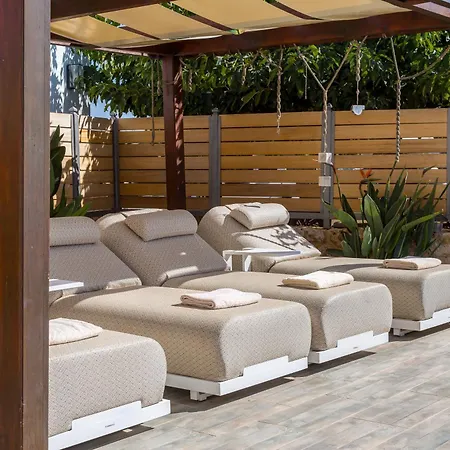 Sunshine With Private Pool By Estia *