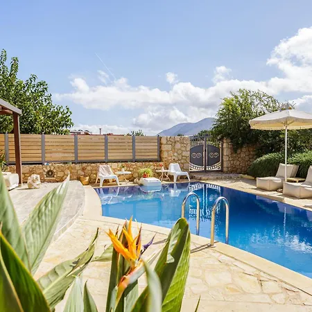 Sunshine With Private Pool By Estia 赫索尼索斯