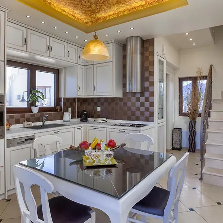 Sunshine With Private Pool By Estia