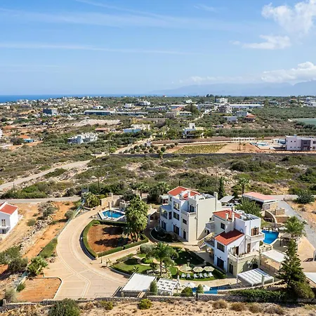 Sunshine With Private Pool By Estia 度假居 *