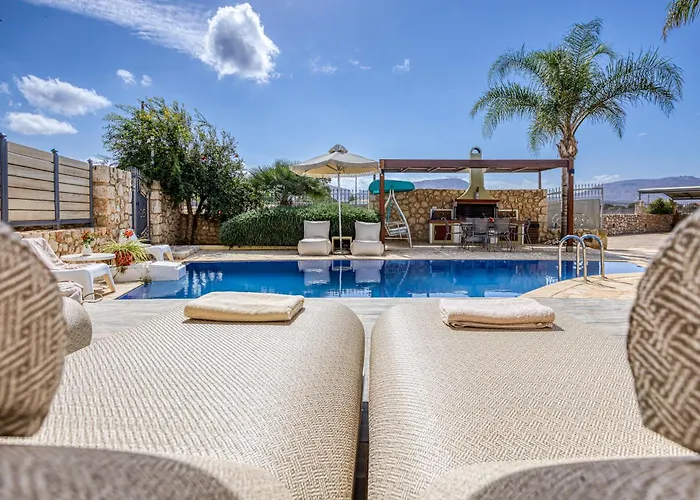 Casa vacanze Sunshine With Private Pool By Estia *