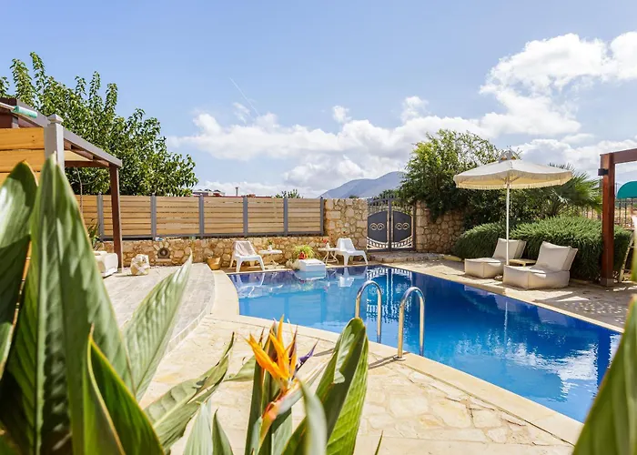 Sunshine With Private Pool By Estia Hersonissos (Crete)