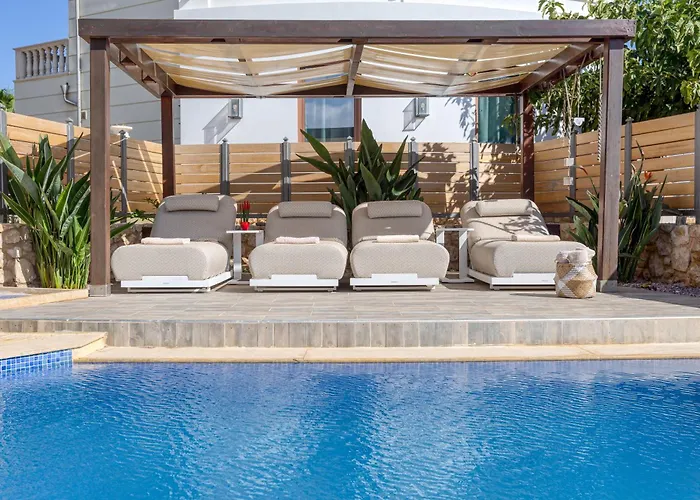 Casa vacanze Sunshine With Private Pool By Estia *