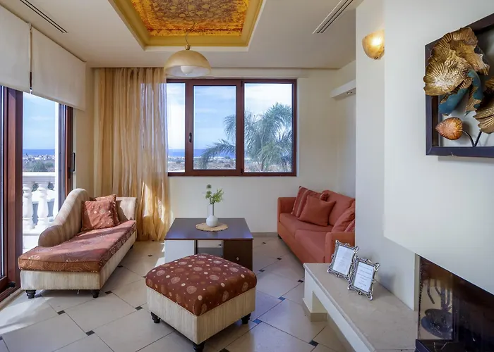 Sunshine With Private Pool By Estia Hersonissos (Crete)