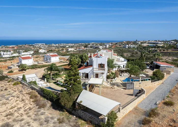 Sunshine With Private Pool By Estia Casa vacanze *