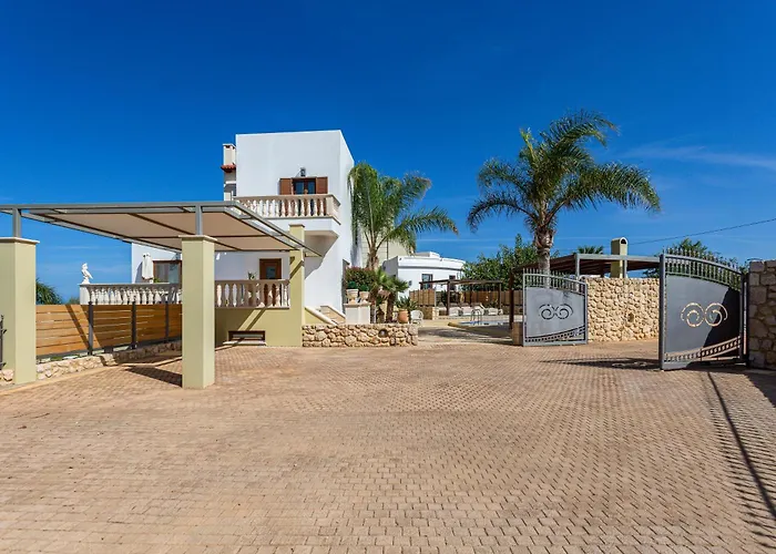 Casa vacanze Sunshine With Private Pool By Estia *