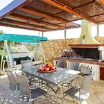 Holiday home Sunshine With Private Pool By Estia