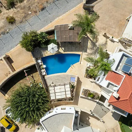 Sunshine With Private Pool By Estia 別荘 *