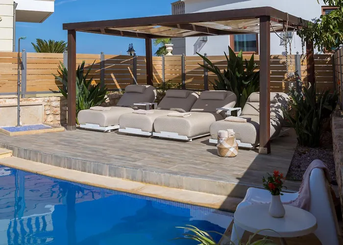 بيت للعطل Sunshine With Private Pool By Estia