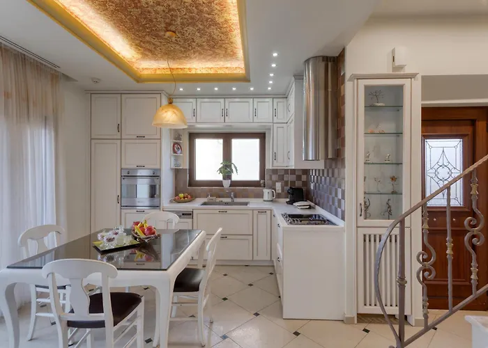 Sunshine With Private Pool By Estia بيت للعطل *