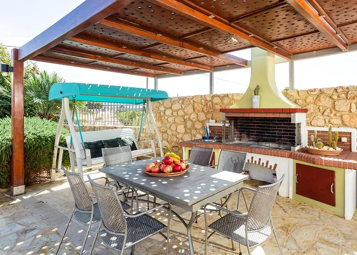 بيت للعطل Sunshine With Private Pool By Estia